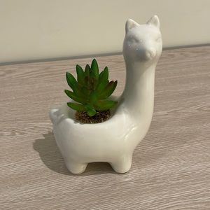 Alpaca fake plant